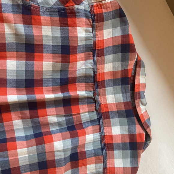 North Face size medium longsleeve button up. - Picture 6 of 6
